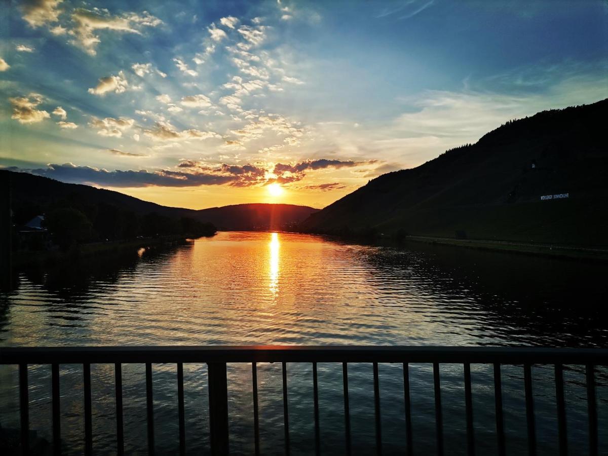 Sonnenufer Apartment & Moselwein I Bernkastel-Kues Exteriör bild